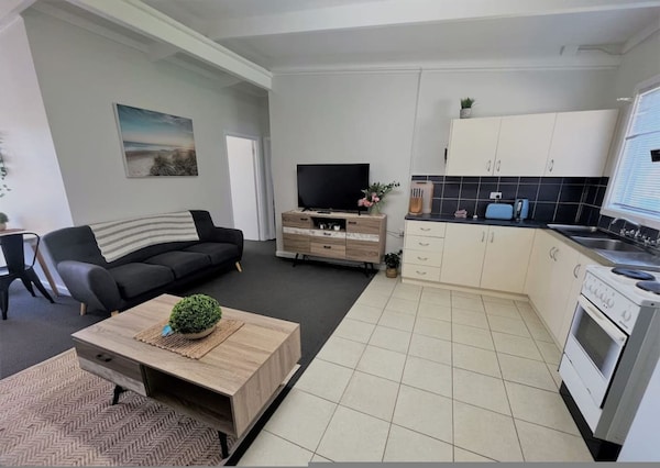 Esperance Little Units 3 - Esperance
