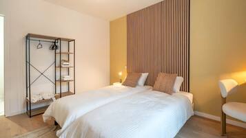 1 bedroom, desk, iron/ironing board, WiFi (free)