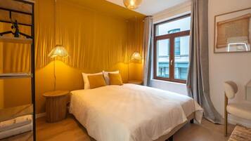 1 slaapkamer, een strijkplank/strijkijzer, wifi, beddengoed