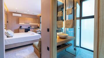 Executive Suite, Balcony, Mountain View | Egyptian cotton sheets, premium bedding, down comforters
