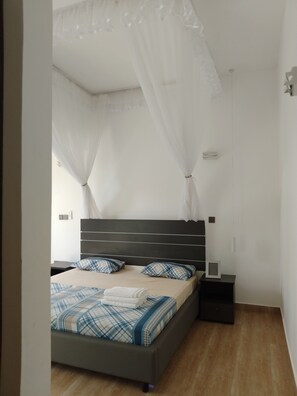 Iron/ironing board, Internet, bed sheets - PES VILLA DIANI (Diani)