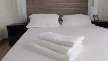 Iron/ironing board, internet, bed sheets