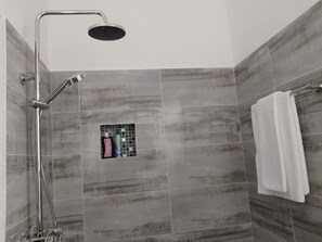 Shower, towels, toilet paper - PES VILLA DIANI (Diani)