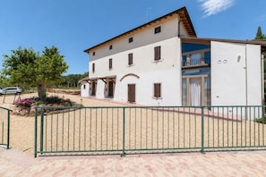 Exterior - Apartment 'Tramonto' with Shared Terrace, Wi-Fi and Air Conditioning (Pressenga)