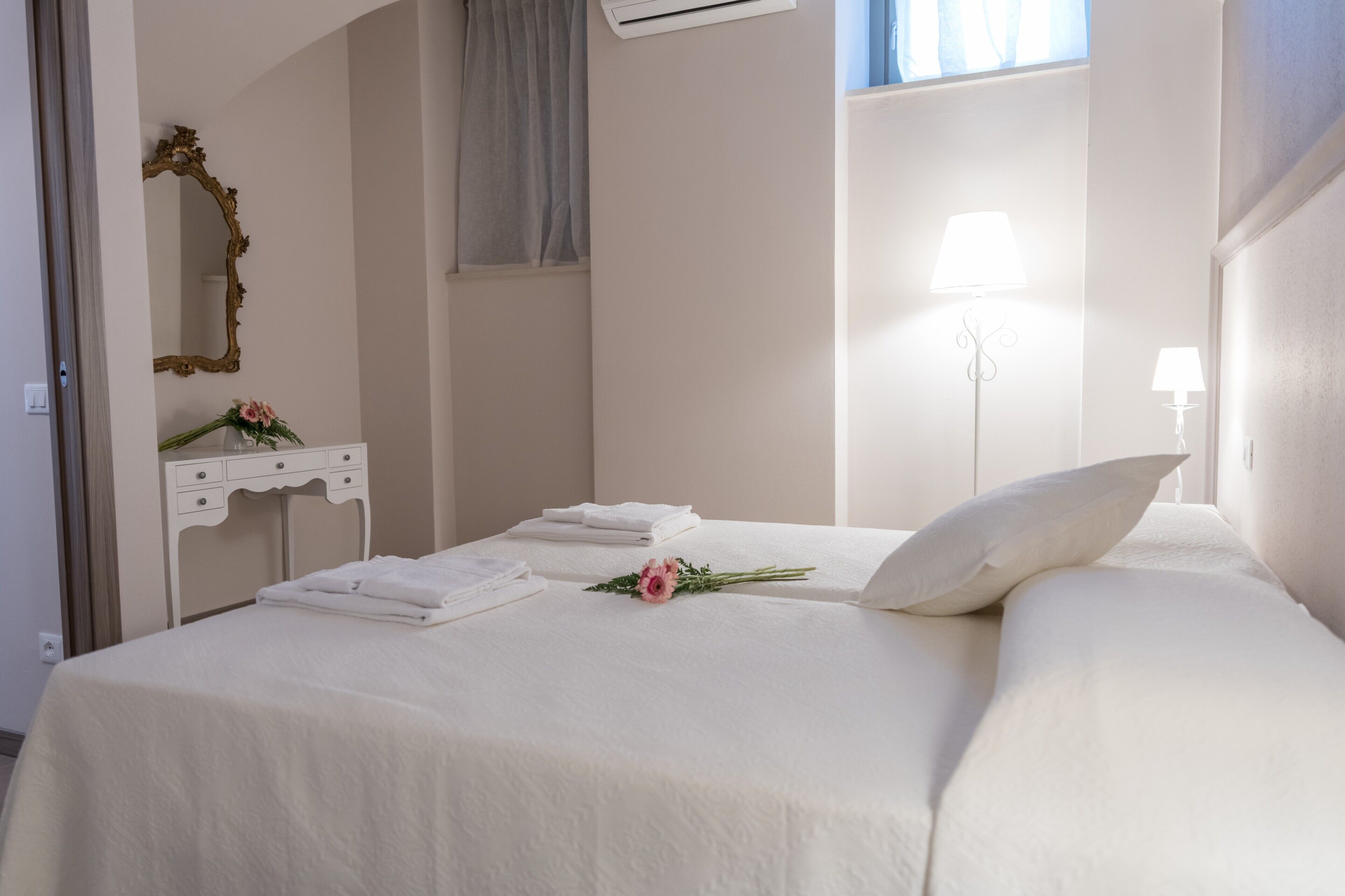 1 chambre, fer et planche à repasser, Wi-Fi, literie fournie