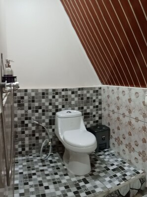 Bathroom - Galuh Hostel Lombok (West Nusa Tenggara)