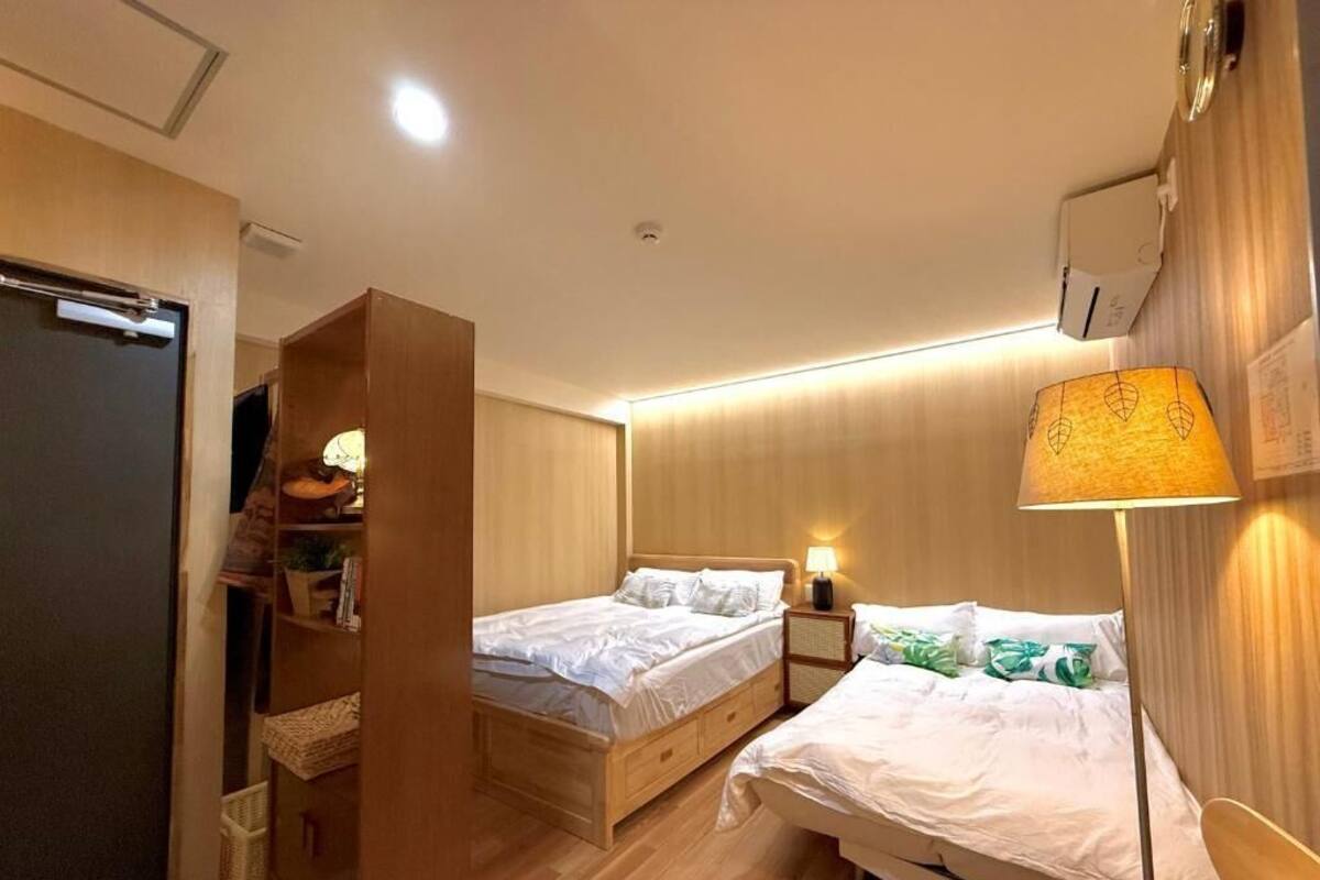 Departamento superior, 1 cama matrimonial y sofá cama, para no fumadores, vista a la ciudad | Cortinas blackout, insonorización y wifi gratis