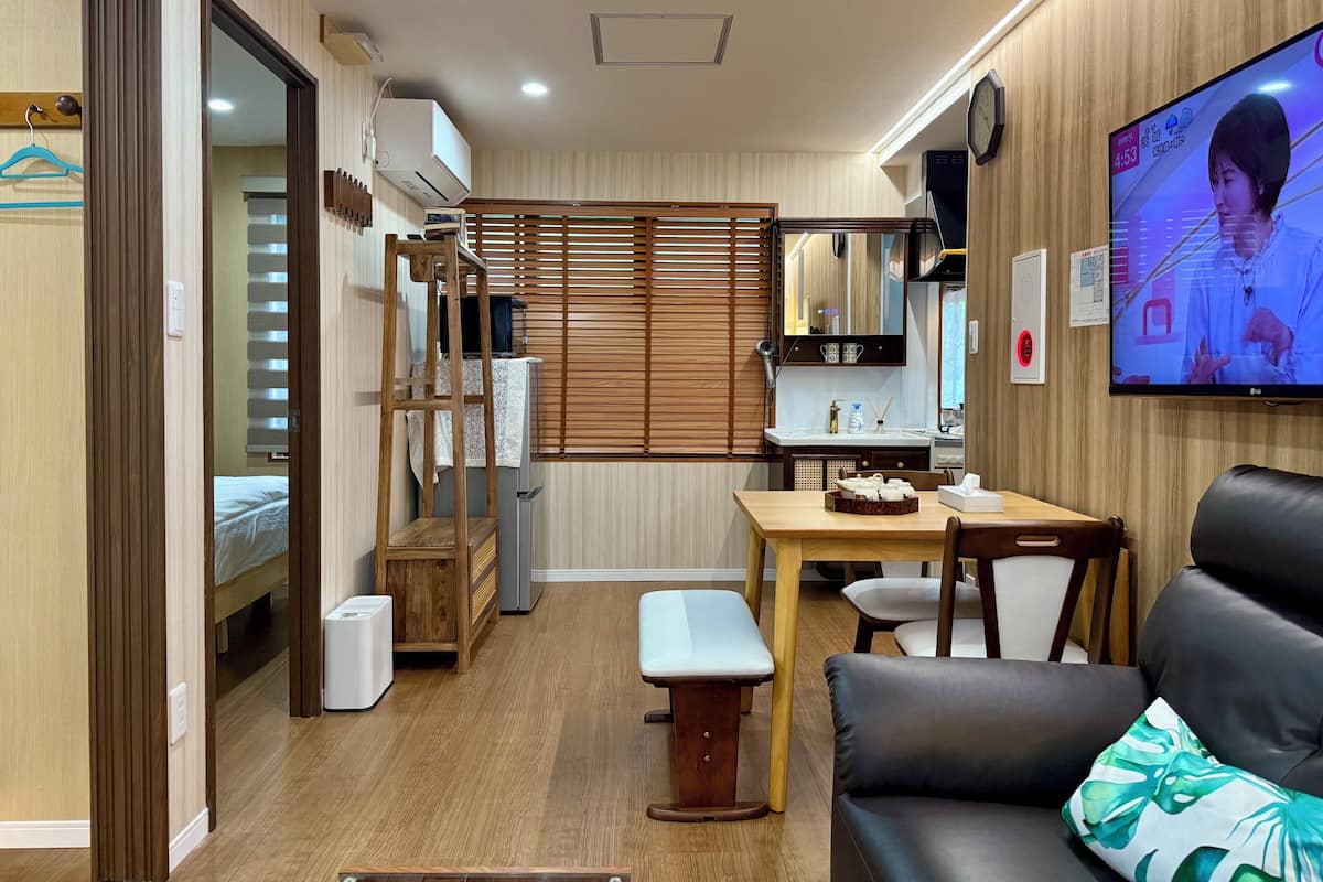 Suite de estilo japonés, 2 habitaciones, para no fumadores, vista a la ciudad | Cortinas blackout, insonorización y wifi gratis