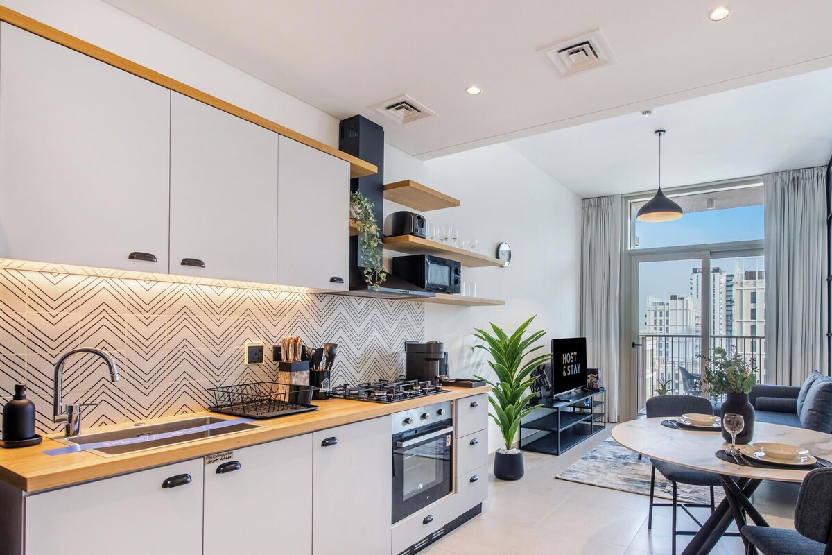 Apartment, 1 Bedroom, Pool View | Living area