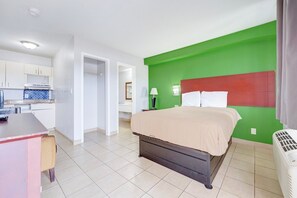 Free WiFi - Premium 2 Full Bed with Kitchenette Smoking (Memphis)
