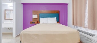 King bed suite with Kitchenette
