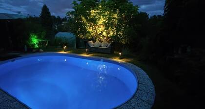 Ferienwohnung Elbtalblick mit privatem Pool, Terrasse und WLAN