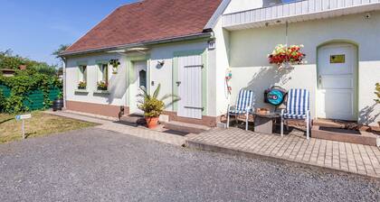 Ferienwohnung Elbtalblick mit privatem Pool, Terrasse und WLAN