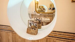 Unclassified image, 3 of 25, button - Apartment in a Villa with a Garden (Roma)