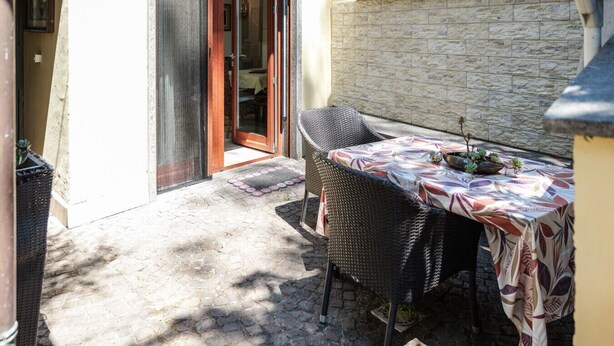 Unclassified image, 1 of 25, button - Apartment in a Villa with a Garden (Roma)