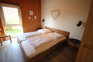 2 Schlafzimmer, Reisekinderbett, kostenloses WLAN