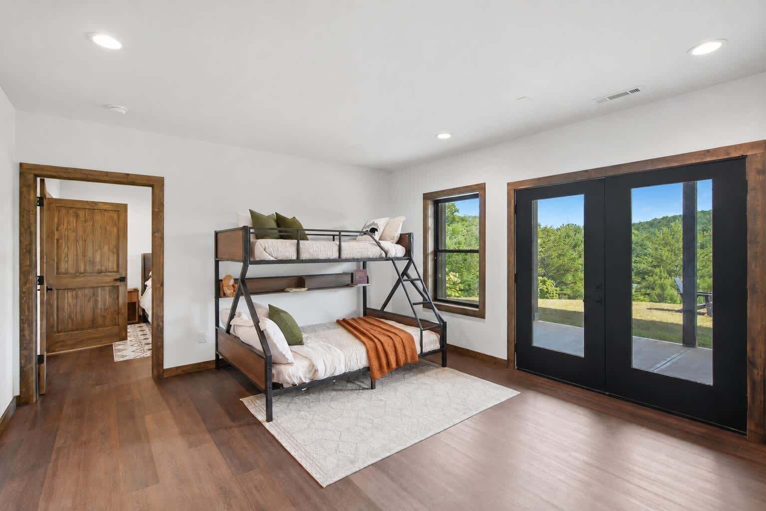Cabin, Multiple Beds, Mountain View (The Lodge at Walnut Peak) | 3 bedrooms, individually decorated, individually furnished, bed sheets