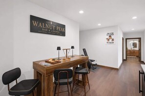 Huisje, meerdere bedden, uitzicht op bergen (The Lodge at Walnut Peak) | Dineren