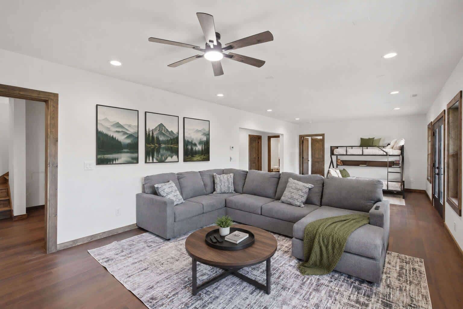 Cabin, Multiple Beds, Mountain View (The Lodge at Walnut Peak) | Living area