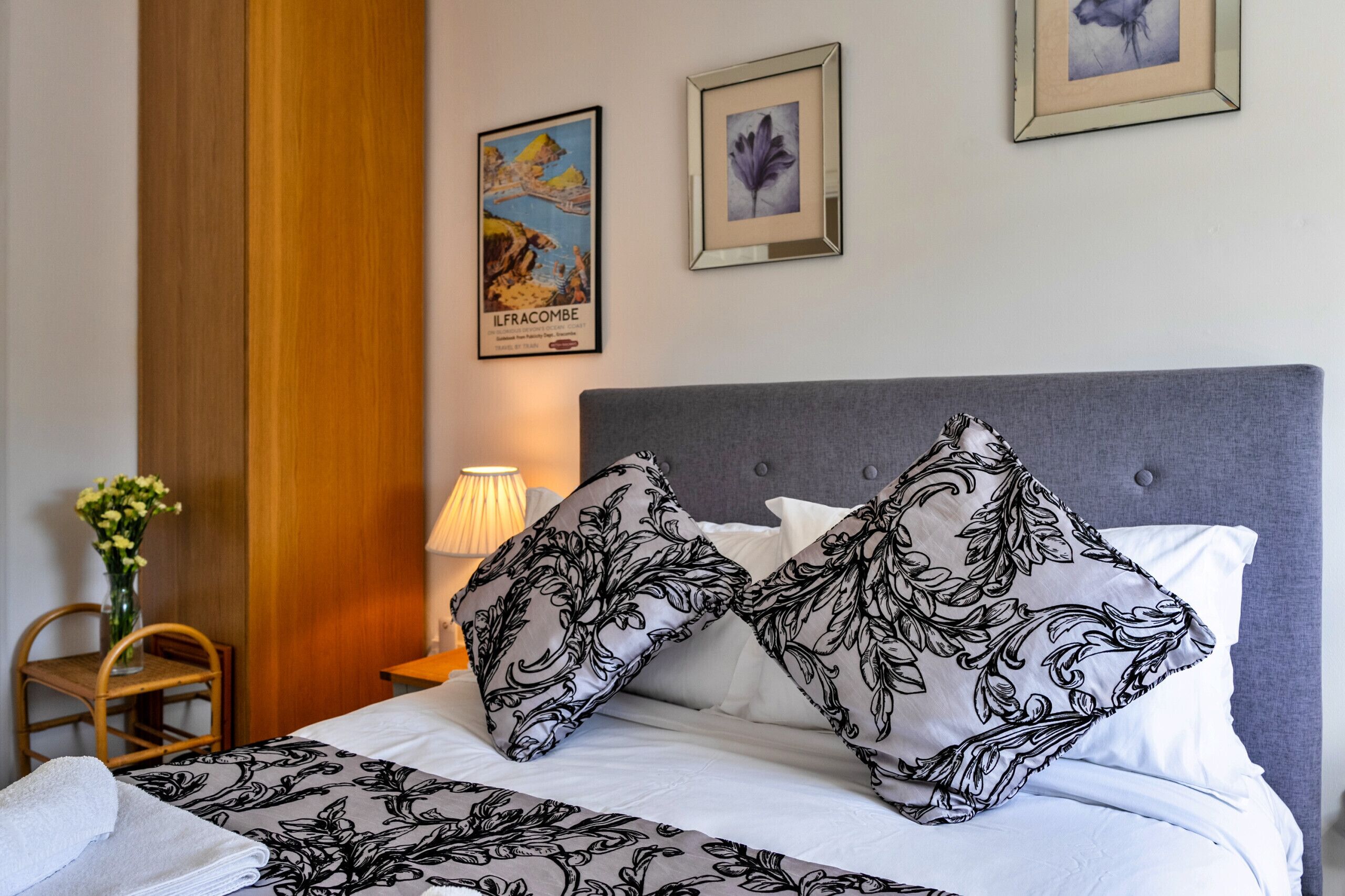 2 chambres, fer et planche à repasser, Wi-Fi gratuit, draps fournis
