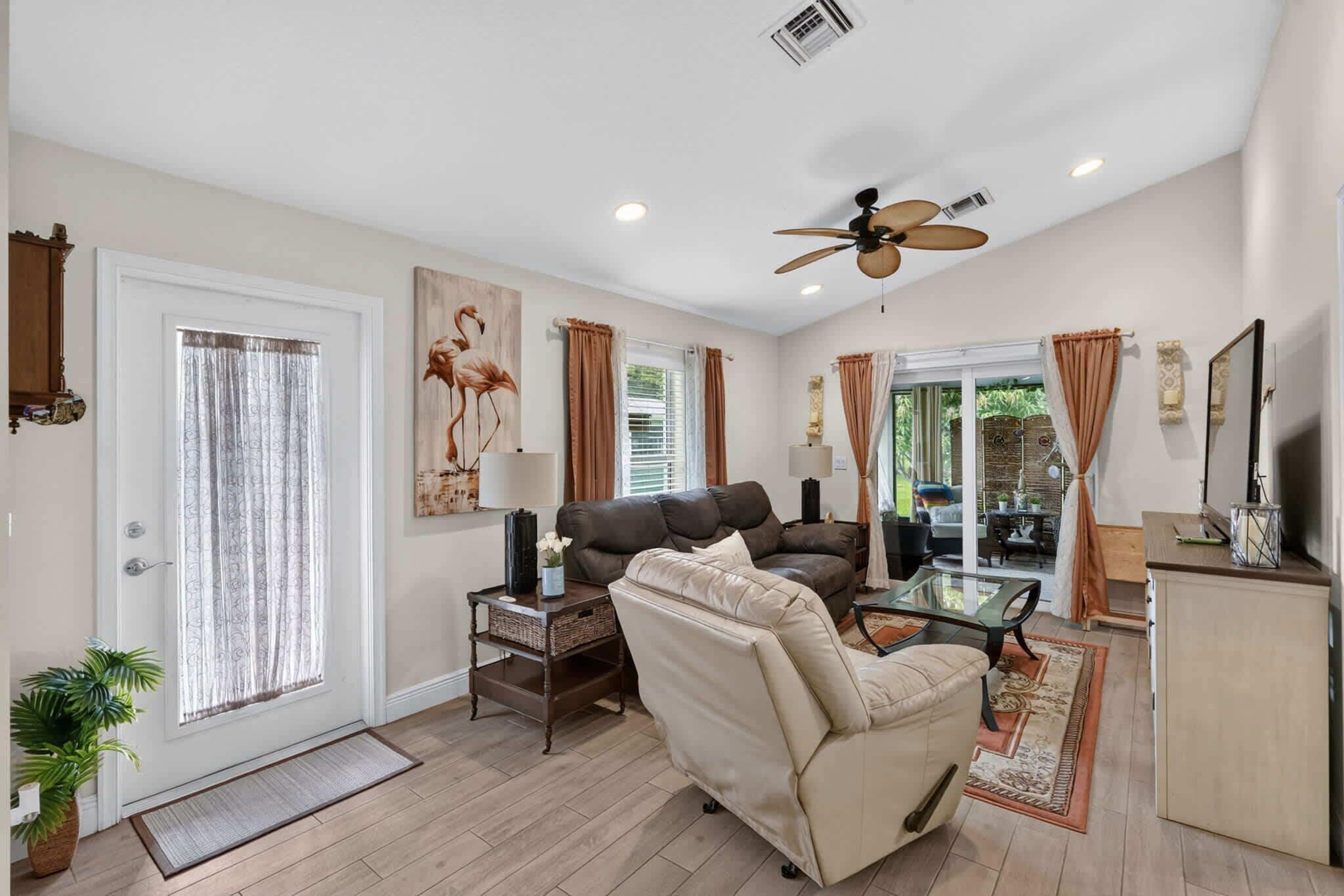 House, 2 Queen Beds, Patio, Garden View (Abi's House) | Living area