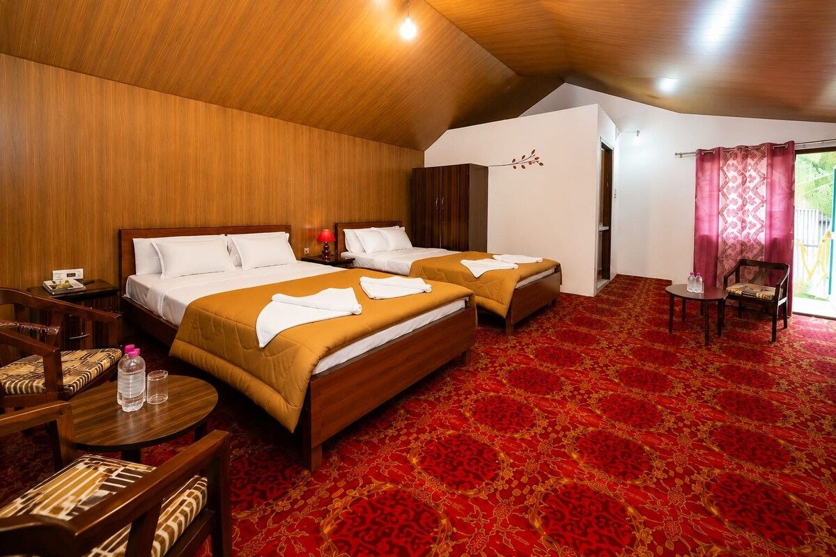 Superior Quadruple Room, Hill View