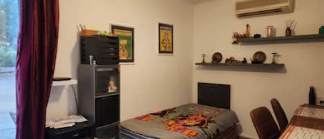 4 chambres, fer et planche à repasser, Wi-Fi, draps fournis