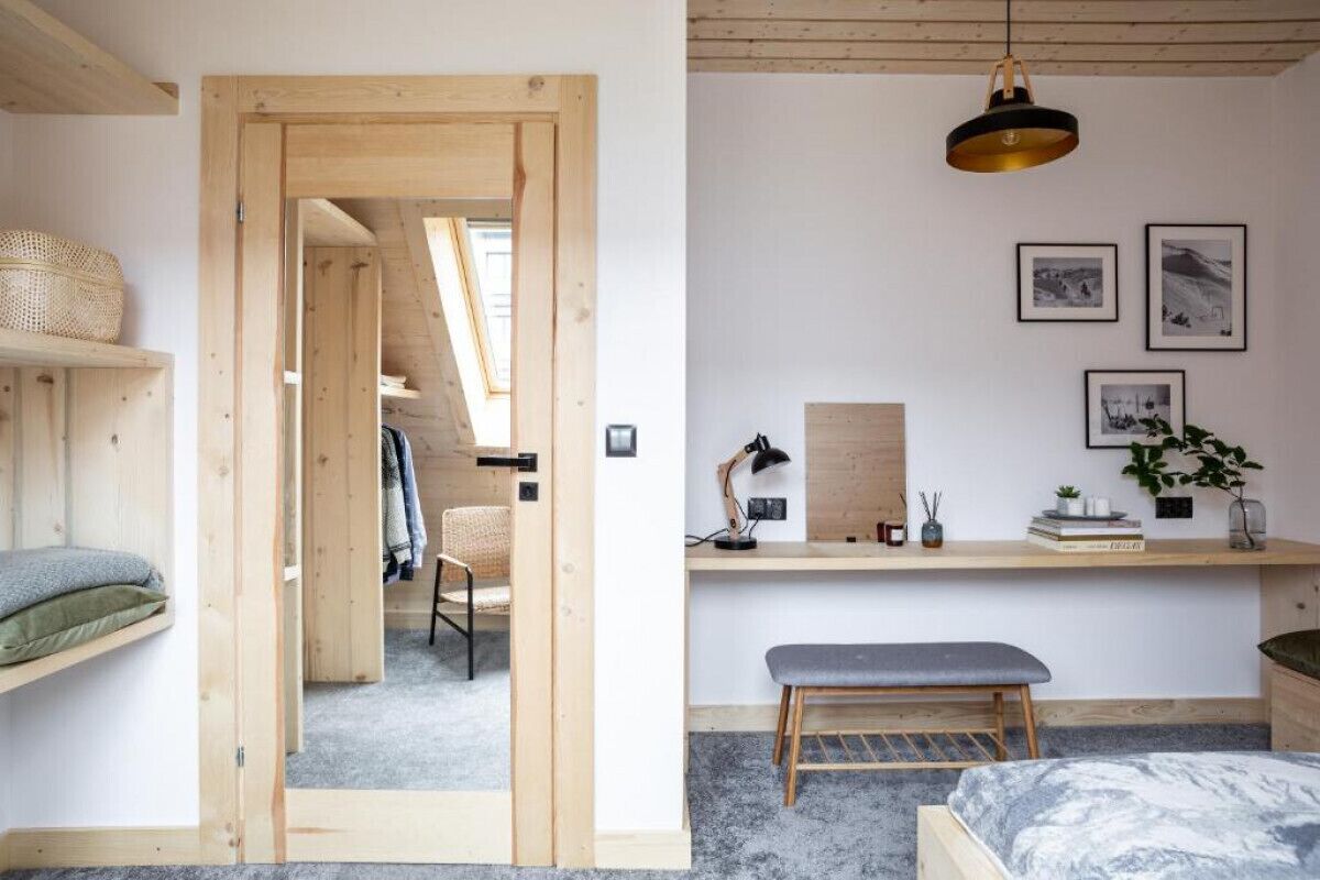 In-room safe, WiFi (free)