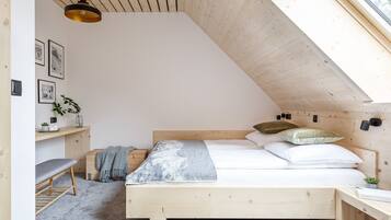 Escritorio, wifi gratis, ropa de cama