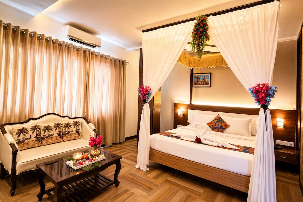 Suite, City View