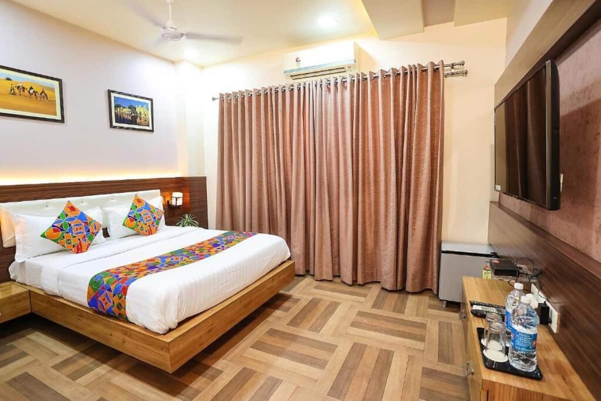 Deluxe Double Room, City View