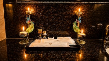 Suite, City View | Bathroom amenities