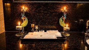 Suite, City View | Bathroom amenities