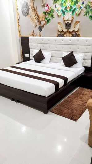 Bộ đồ giường kháng dị ứng, bàn, phòng cách âm