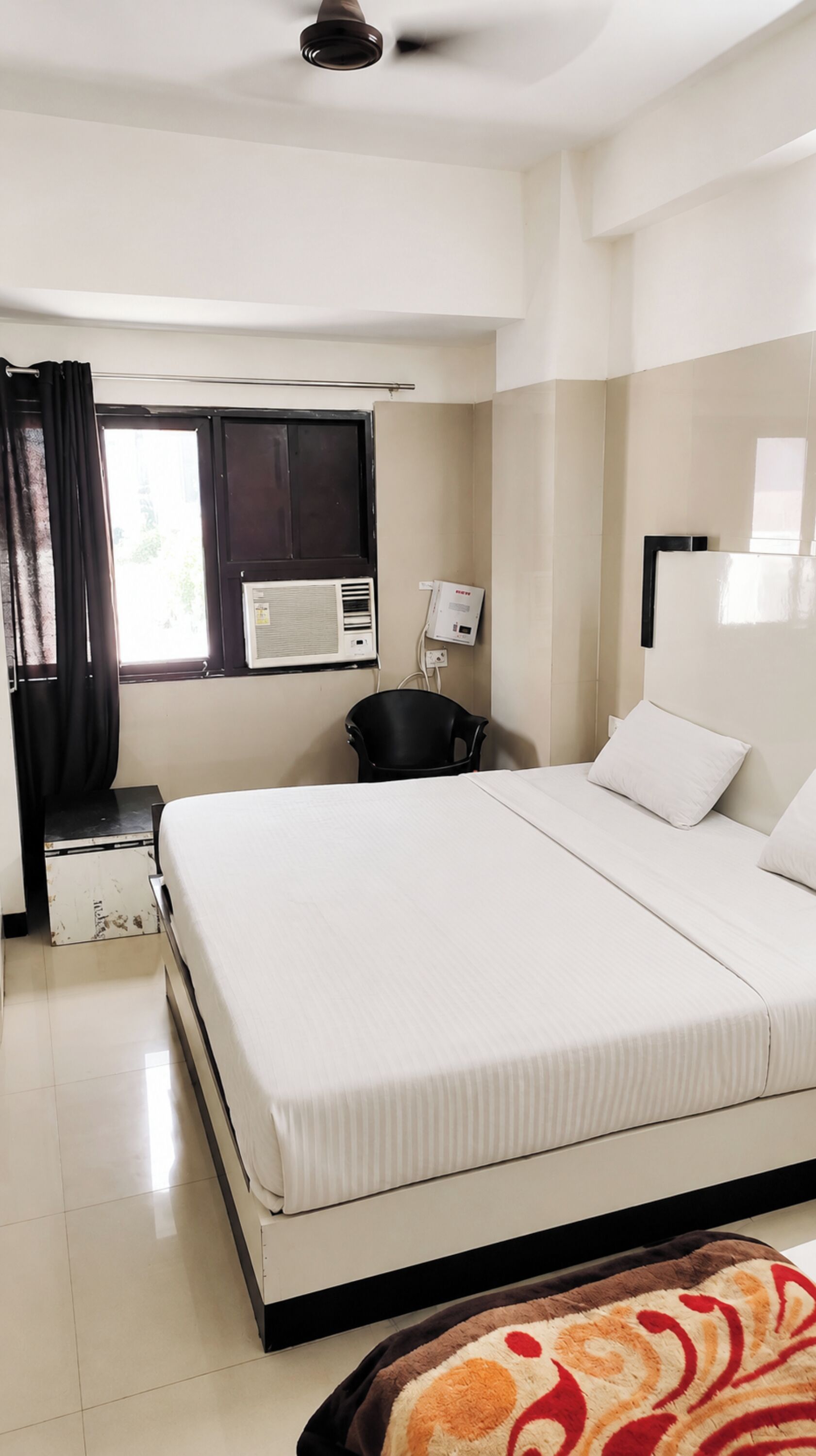 Phòng 3 Deluxe, máy điều hòa | Bộ đồ giường kháng dị ứng, bàn, phòng cách âm 