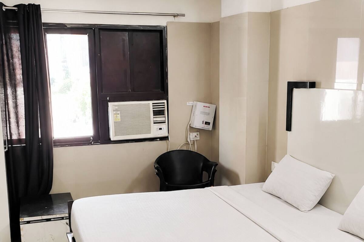 Phòng 3 Deluxe, máy điều hòa | Bộ đồ giường kháng dị ứng, bàn, phòng cách âm