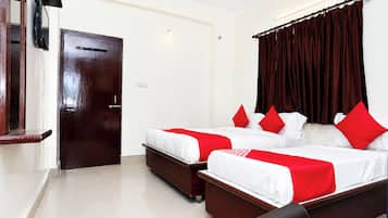 Hypo-allergenic bedding, desk, soundproofing, free WiFi