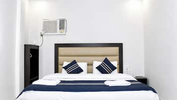 Hypo-allergenic bedding, desk, soundproofing, free WiFi