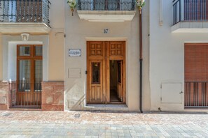 Exterior detail - Holiday Home 'Ca La Mala' with Shared Terrace, Balcony and Wi-Fi (Biar)