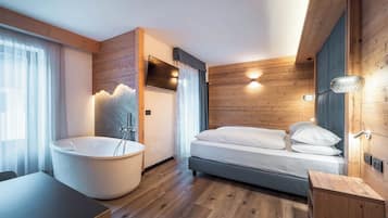 Apartamento de lujo, balcón, vistas a la montaña | Caja fuerte, cortinas opacas, sistema de insonorización