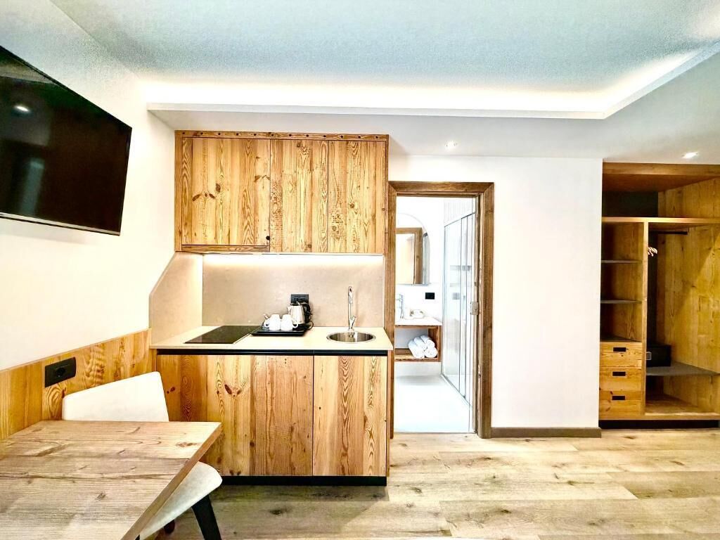 Estudio Deluxe, balcón, vistas a la montaña | Interior