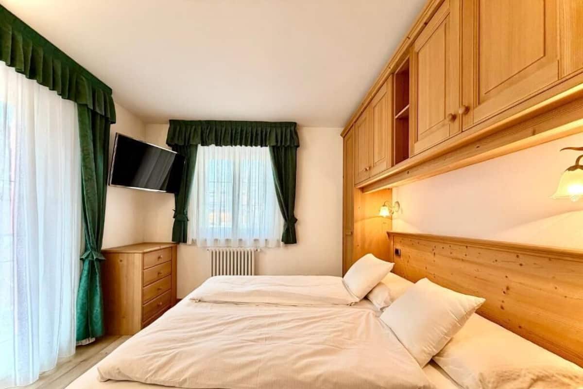 Appartement familial, balcon, vue sur la montagne | Coffre-fort, rideaux d’obscurcissement, système d’insonorisation
