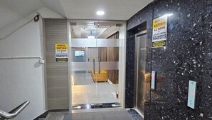 Interior entrance - Hotel Satyam (Vadodara)