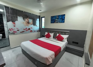 In-room safe, desk, laptop workspace, iron/ironing board - Hotel Satyam (Vadodara)