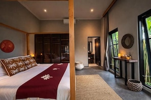 Signature Villa, Patio, Courtyard View