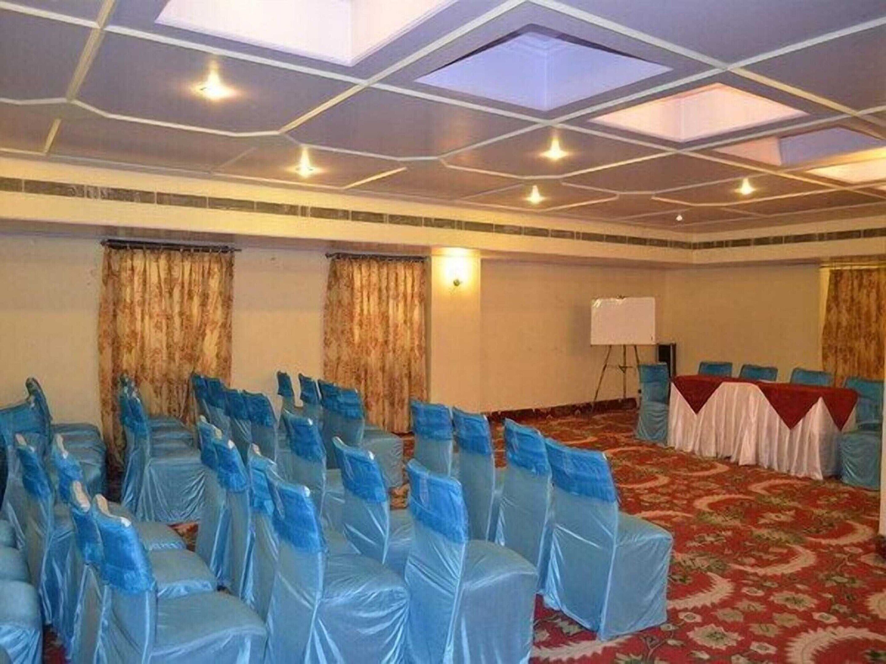 House | Banquet hall