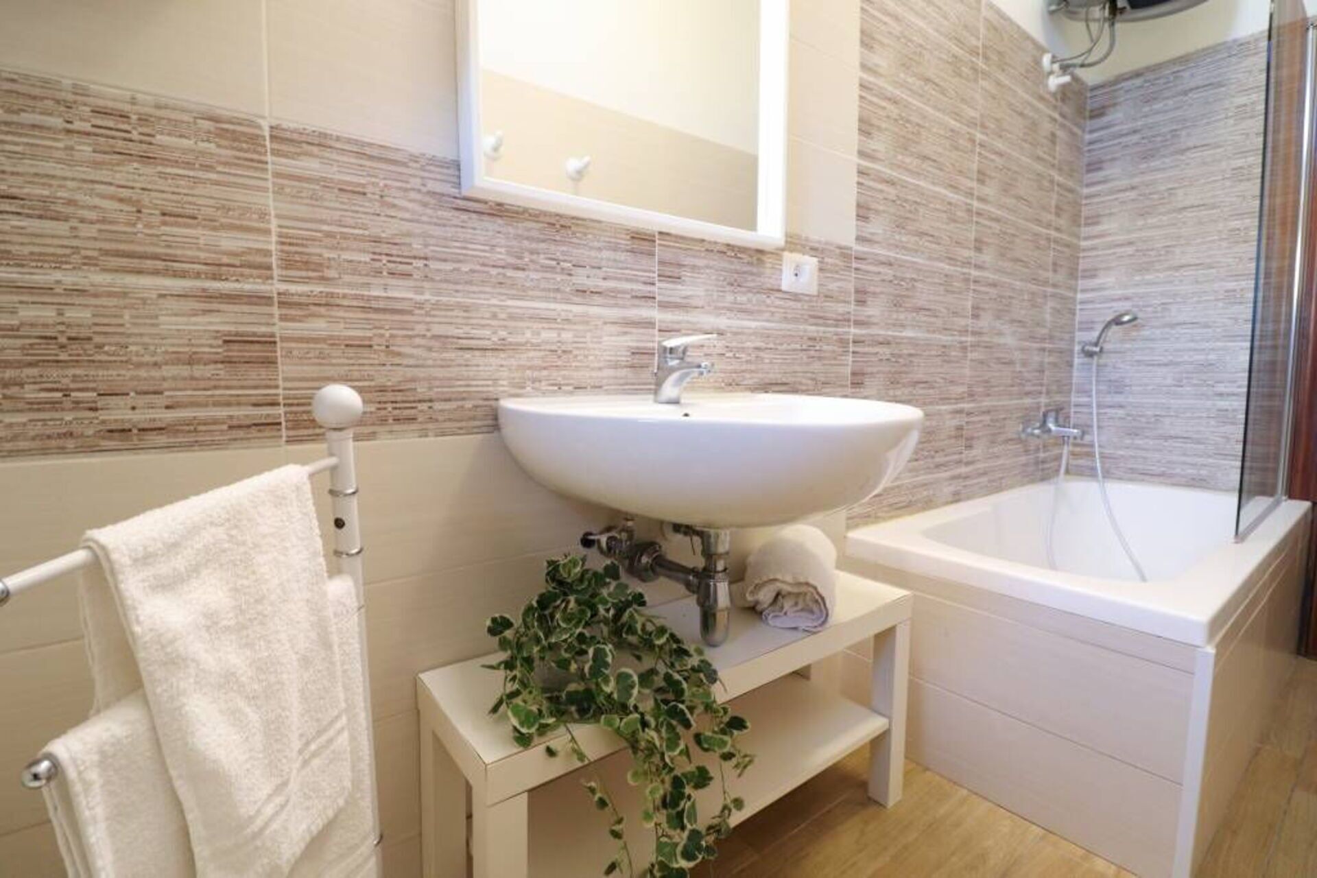 Haartrockner, Bidet, Handtücher