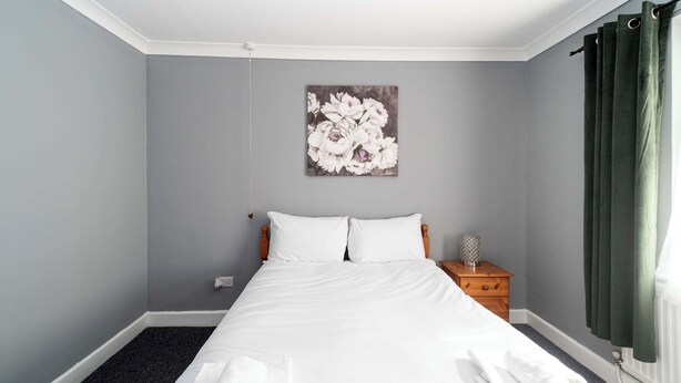 Room - Spacious 3 Bed House nr Chesterfield & Mansfield (Doe Lea)