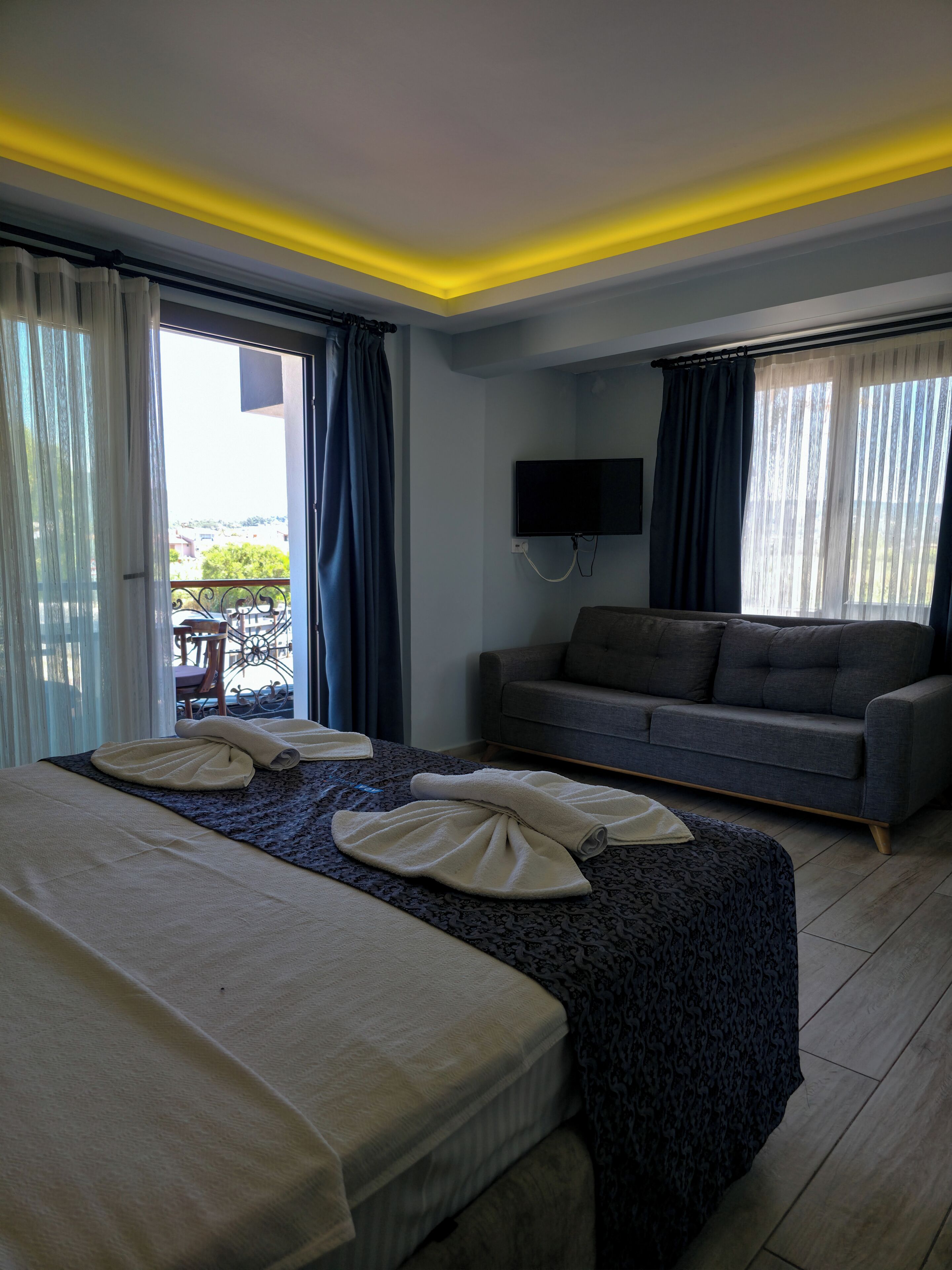 Habitación estándar, balcón, vista a la playa | Escritorio 