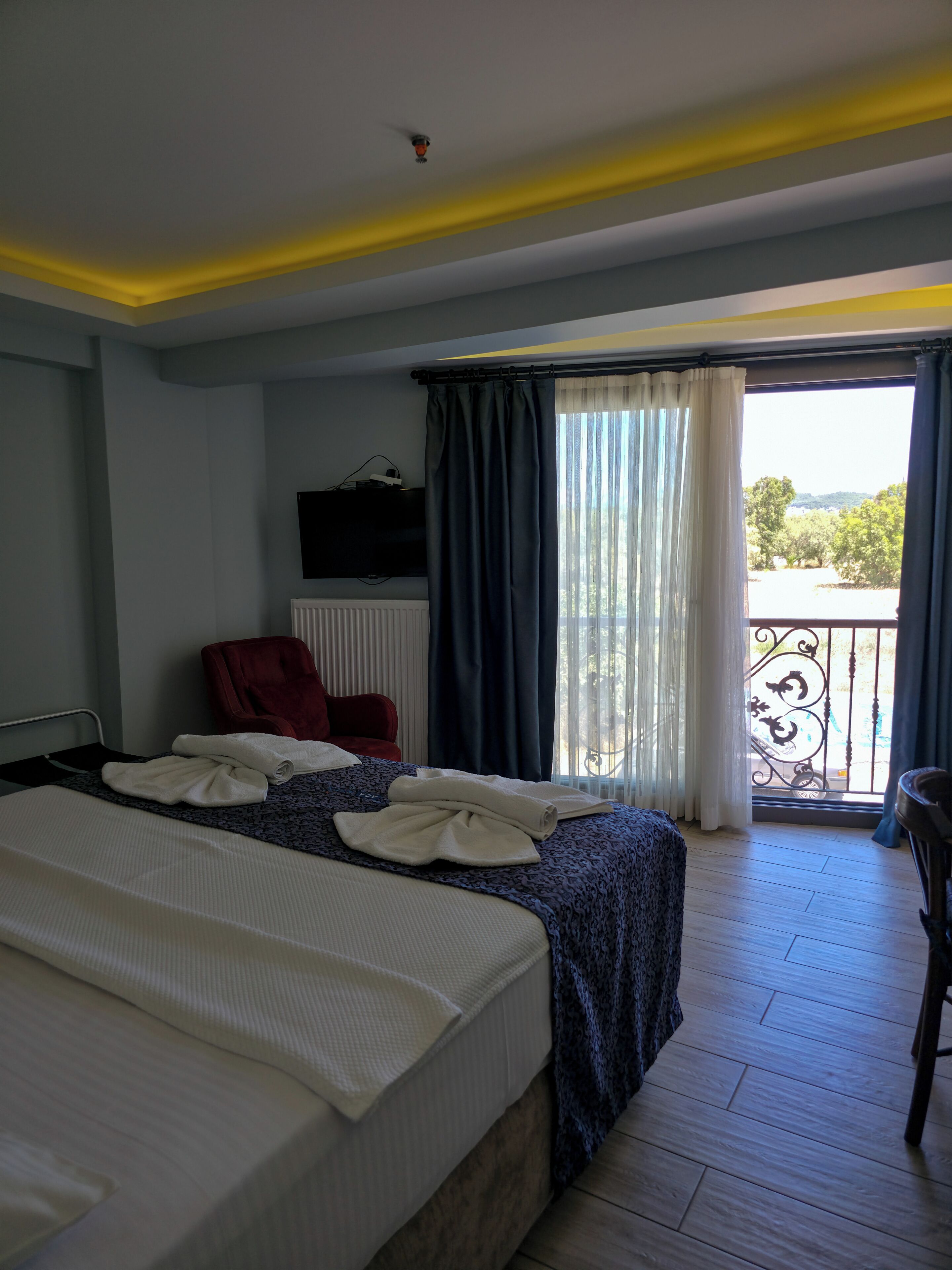 Habitación estándar, balcón, vista a la playa | Escritorio 